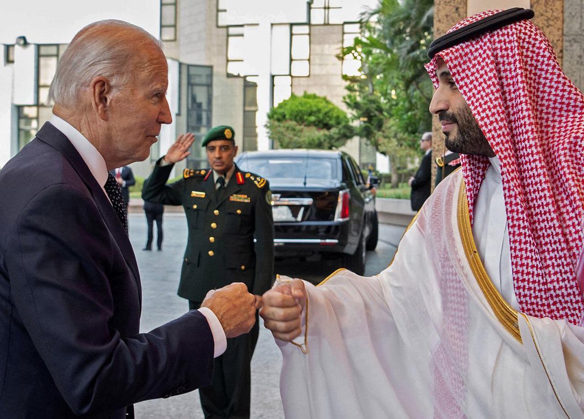 هذه الصور الأربع تشرح لك الشبكة التي ينسجها الأمير محمد بن سلمان لحماية بلاده وتمكينها و"فرض" سيادتها وليس الاستعطاف من أجل الحصول على حقوقه ، هو يفرضها بقوة .