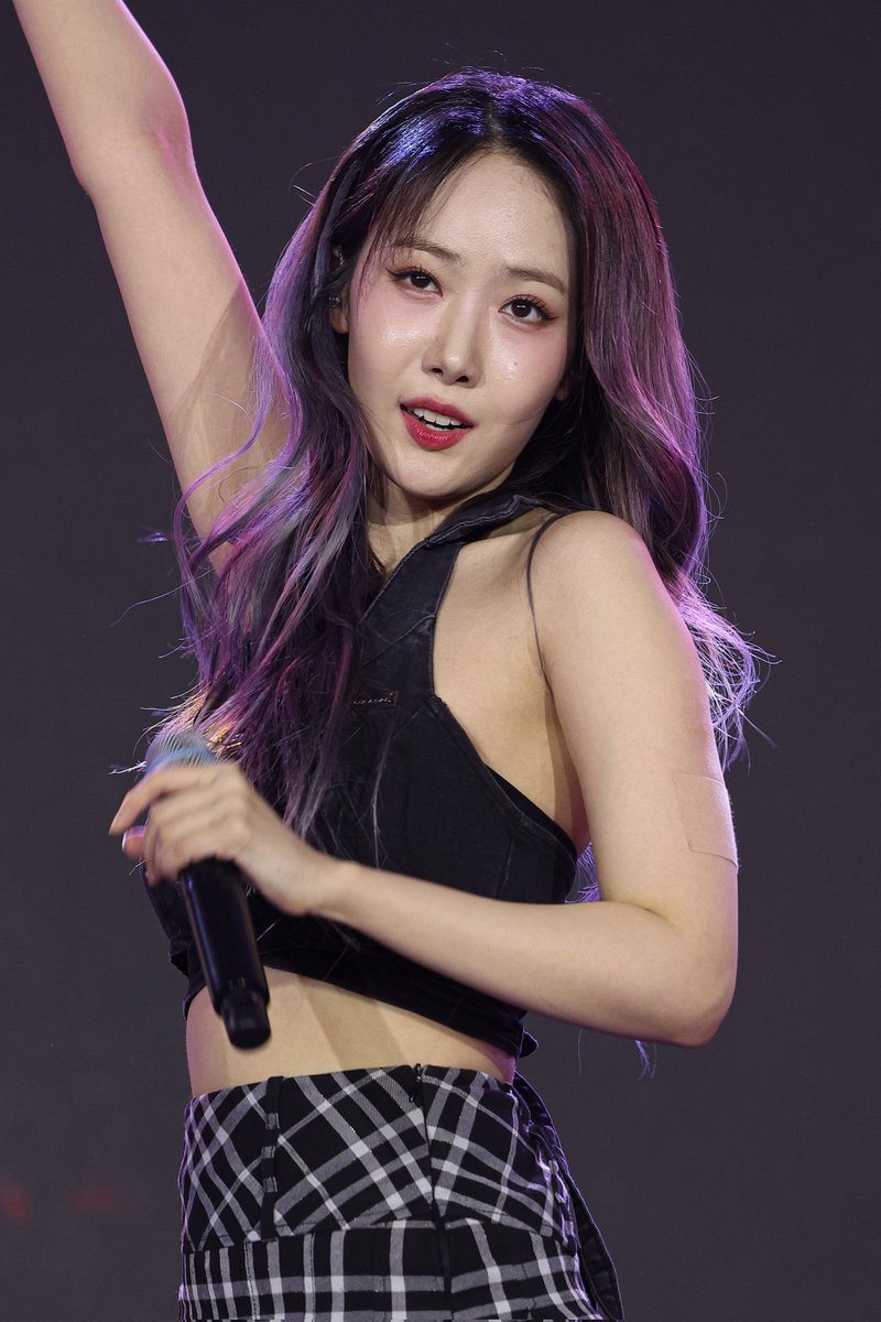 kpop_data_set's tweet image. 250503 Sinb at Buan Masil Festival

Load in 4K

#VIVIZ #비비지
#SINB #신비