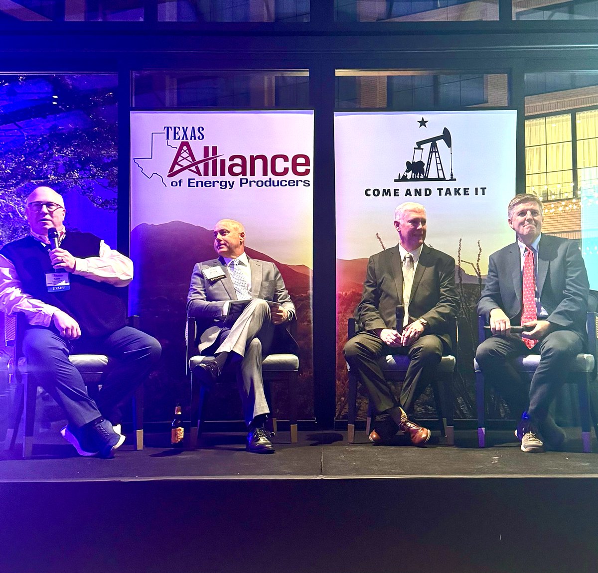 Petroleum Alliance President Brook A. Simmons joined North Dakota Petroleum Council President Rod Ness and Illinois Oil and Gas Association CEO Ed Cross on stage to welcome attendees of the 2025 Texas Alliance Annual Conference last week. 

A great way to kick off the event! 🤠
