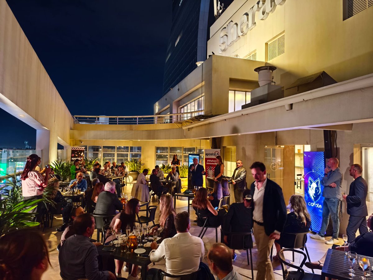 apoja_py's tweet image. Aprovechando la presencia de referentes internacionales en Asunción por el XIX Congreso de CIBELAE, APOJA organizó un brindis de bienvenida. El encuentro sirvió para recibir y compartir un momento agradable con los expertos del sector.