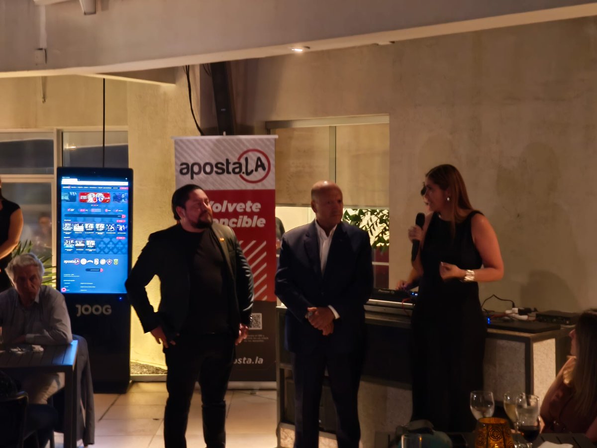 apoja_py's tweet image. Aprovechando la presencia de referentes internacionales en Asunción por el XIX Congreso de CIBELAE, APOJA organizó un brindis de bienvenida. El encuentro sirvió para recibir y compartir un momento agradable con los expertos del sector.