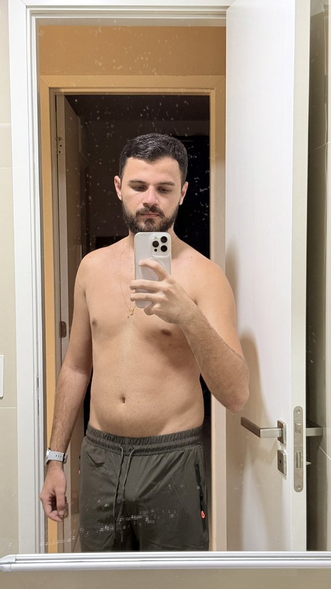 Leone tweet media
