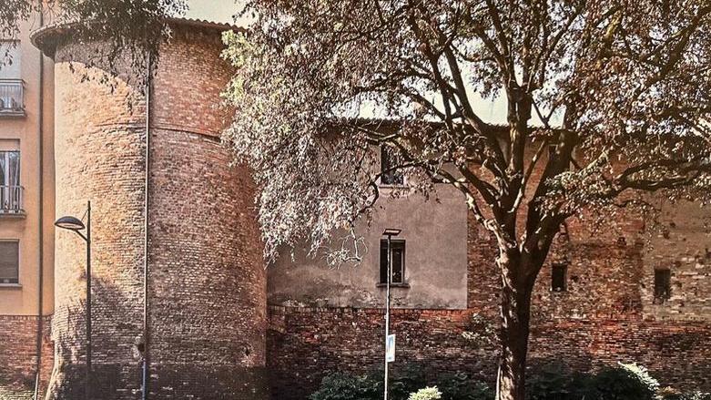 La storia scritta nelle antiche mura, in mostra il confronto tra le città: Bologna, 18 novembre 2025 – “Le mura – sostiene l’assessore alla Cultura di Bologna Daniele Del Pozzo – fanno parte del patrimonio di una città. La nostra scommessa è… dlvr.it/TPLKmG ▶ ⤵️