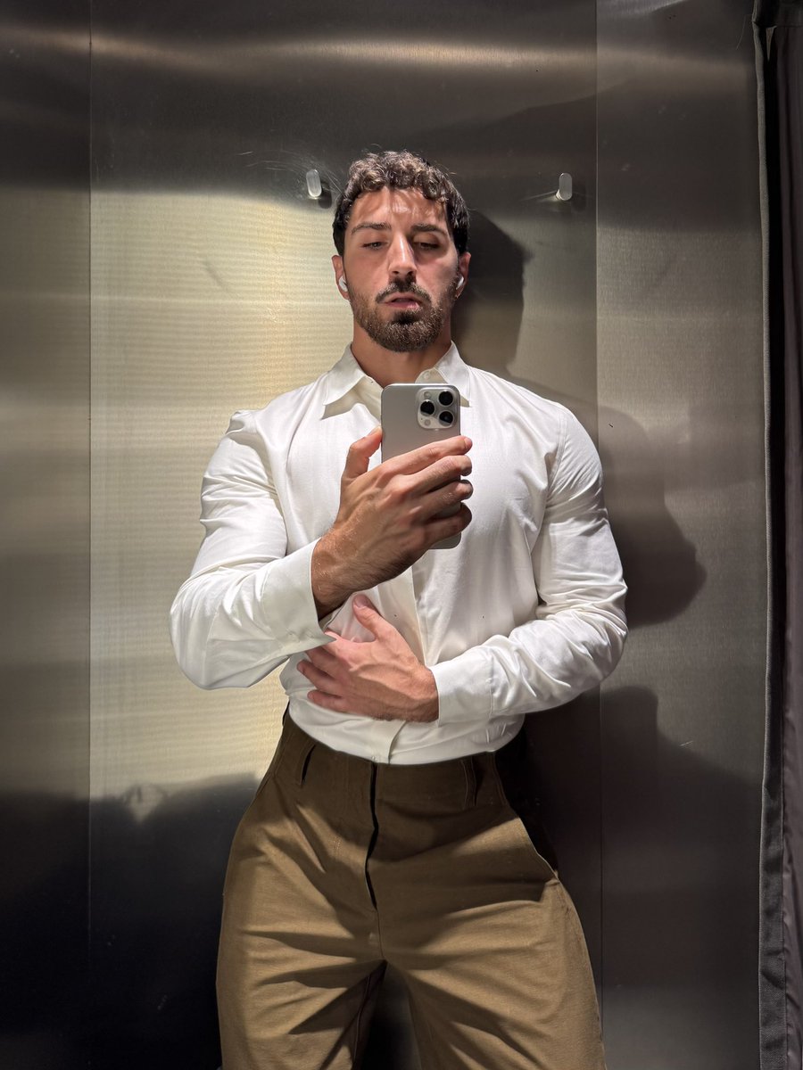 Alex Alex tweet media