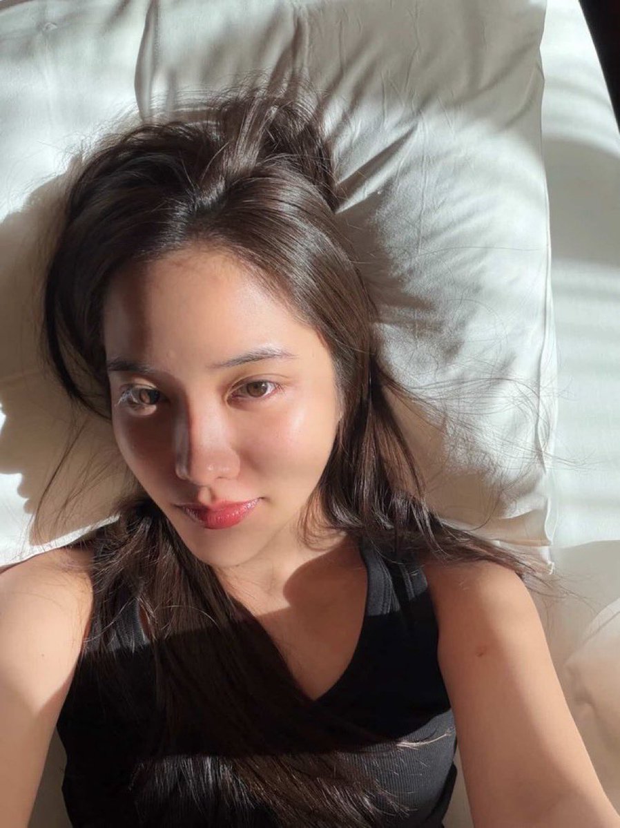 realessence's tweet image. Hi, Breaktudo&apos;s International Crush 😎

Congratulations on stealing girls&apos; and boys&apos; hearts 🥳👏❤️

@breaktudoawards
@srchafreen

SAROCHA REBECCA WON BREAKTUDO
#FreenBeckyWonBreakTudo2025
#BreakTudoAwards
#srchafreen