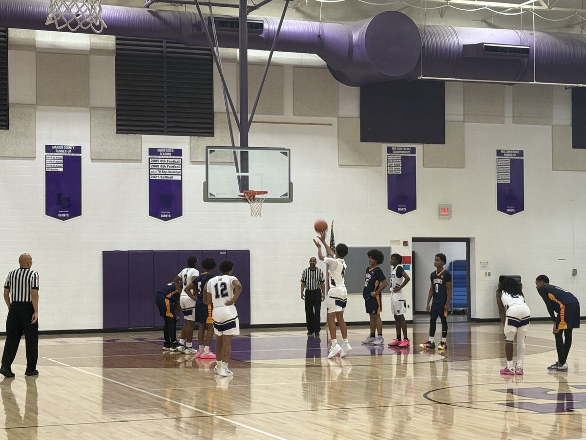 LHCseanwatson's tweet image. At the half, our 8th grade LHC giants are down 16 to 20 against Guion Creek. Let’s get them the second half, giants! #wearewayne @LHCWilson @AthleticsLHC