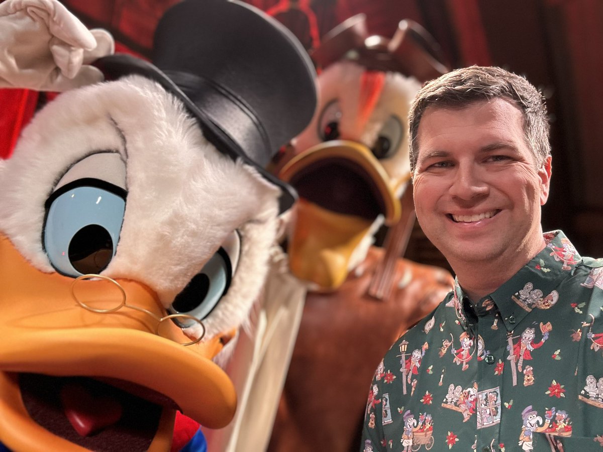 DuckTalks's tweet image. Hanging out with some friends at Disney’s Animal Kingdom