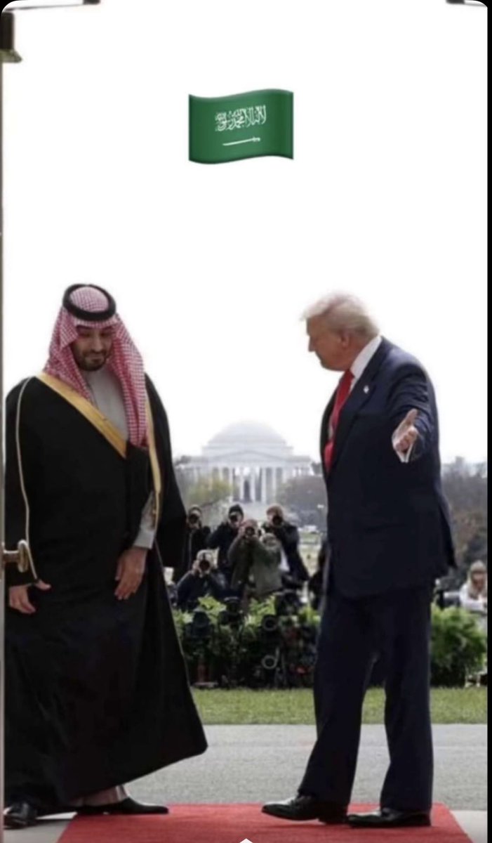 رئيس الولايات المتحدة الأمريكية يستقبل سمو سيدي #ولي_العهد في البيت الأبيض في العاصمة الأمريكية وسط مراسم استقبال رسمية لم يستبق في التاريخ يليق بفخرنا 
#محمد_بن_سلمان_في_واشنطن
#القمة_السعودية_الأمريكية