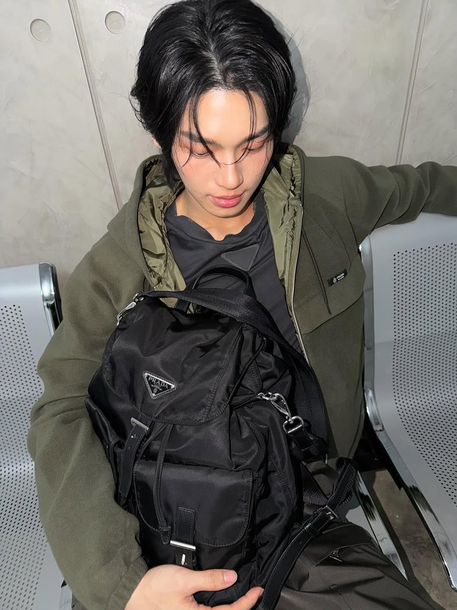 winwinlookdee's tweet image. Morning Win
Win Metawin 

ที่สุดของชีวิต คือการเป็นคนธรรมดาที่มี ความสุข 😊🥰🧡💚🐰  อากาศเย็นแล้ว ทำงานทุกวัน ดูแลสุขภาพด้วยนะสุดหล่อ

#HappyWinDay
#winmetawin
#Amorningwin
@winmetawin