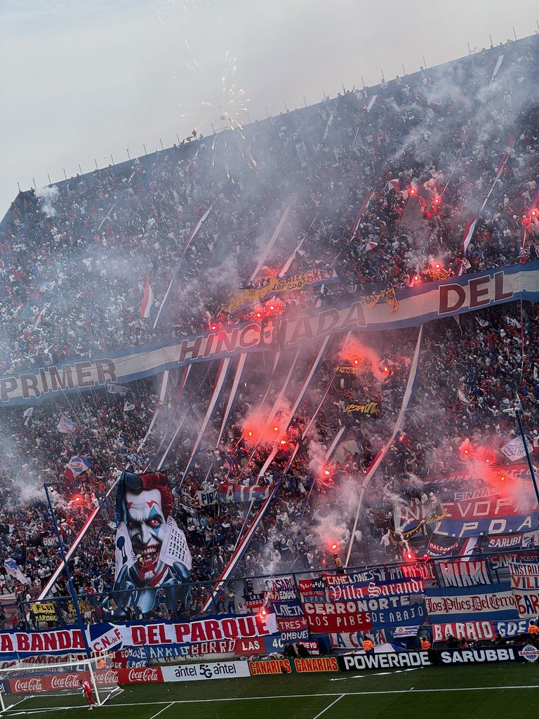 𝐄𝐋 𝐁𝐎𝐋𝐒𝐎 𝐌𝐀𝐍𝐃𝐀
𝐋𝐀 𝐆𝐈𝐋𝐀𝐃𝐀 𝐎𝐁𝐄𝐃𝐄𝐂𝐄
𝐓𝐑𝐀𝐍𝐐𝐔𝐈𝐋𝐎𝐒 𝐍𝐎𝐒𝐎𝐓𝐑𝐎𝐒
𝐍𝐄𝐑𝐕𝐈𝐎𝐒𝐎𝐒 𝐄𝐋𝐋𝐎𝐒.