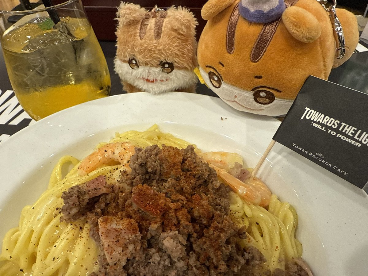 8g47226's tweet photo. 優しいATINYさんがトレカを안경 홍중さんに交換してくれた😭✨✨ https://t.co/B3p7AI7qbU