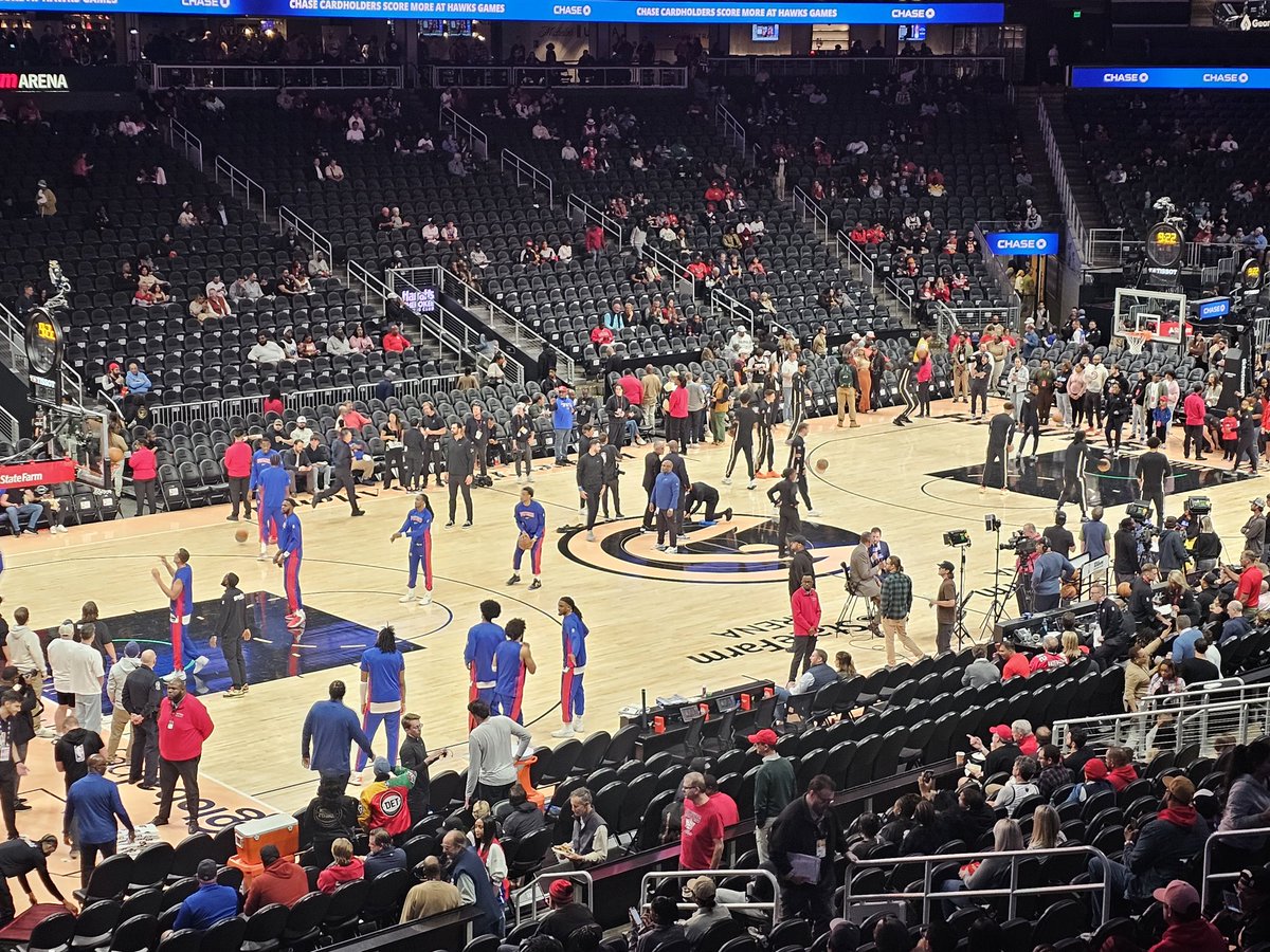 ajcRodBeard's tweet image. Someone asked me who I&apos;m rooting for.

Nobody ... just a good game.
#Pistons-#Hawks