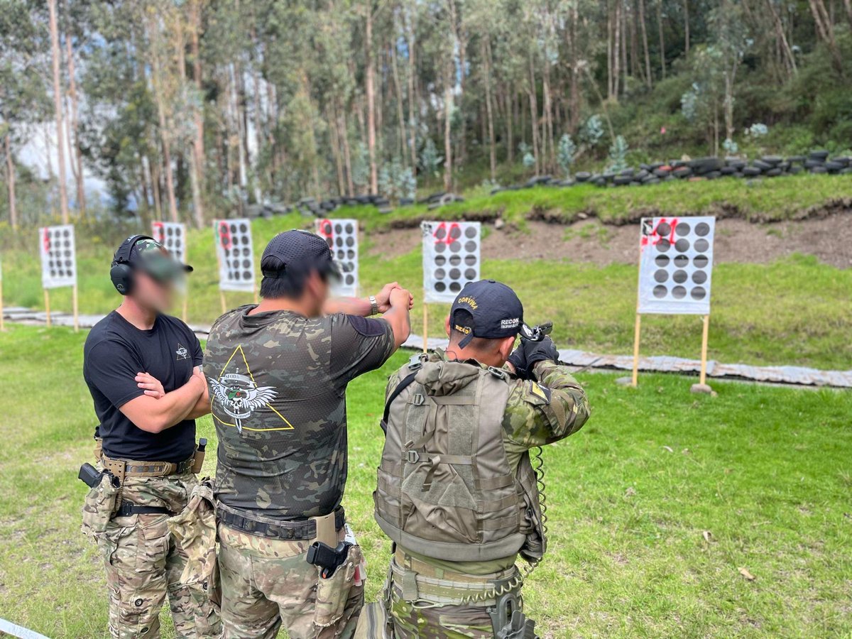 SOCSOUTH's tweet image. 📍 🇪🇨

U.S. Special Operations Forces conducted an advise-and-assist training engagement with Ecuador’s 3rd Division del Ejército Reconocimiento (D.E.R.) this week. 

As a vital regional security partner, Ecuador plays a key role in maintaining stability across the hemisphere.…