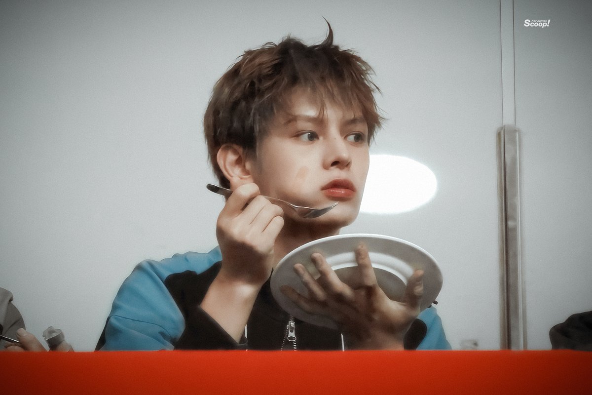 SCOOP051014's tweet image. 🍽️

#제임스 #JAMES #赵雨凡 
#CORTIS #코르티스