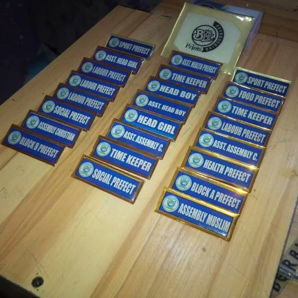 fifss__'s tweet image. What post did you hold in secondary school?

Me : Social prefect.😊