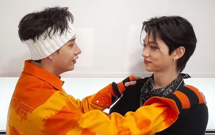 chn_lxx's tweet image. chnlx fondgazing at each other like hopeless yearners: a very self-indulgent 🐺🐥 thread ˚ ༘⋆⠀₊˚ʚ