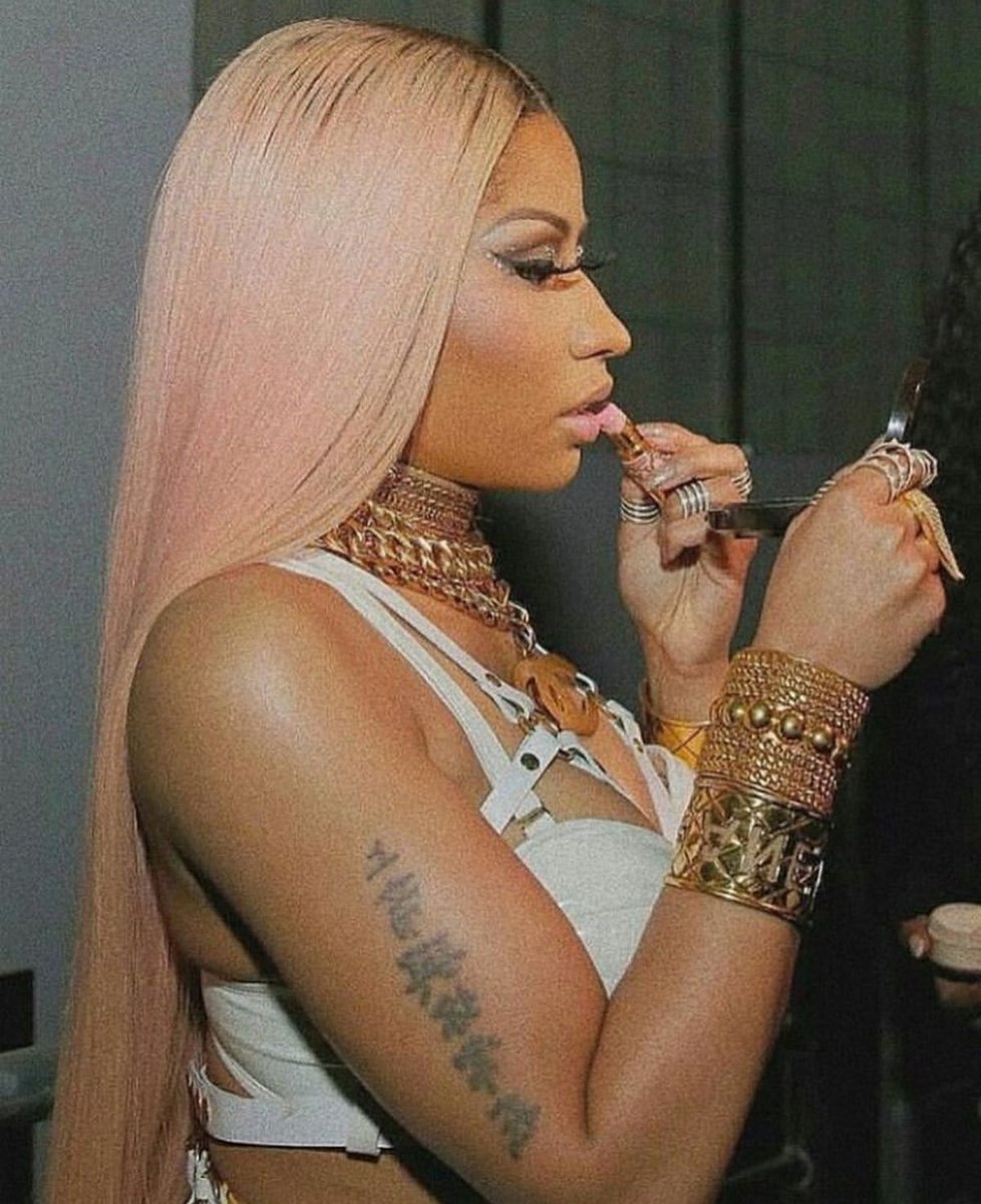 Hourly Minaj (@hourlynm) on Twitter photo 