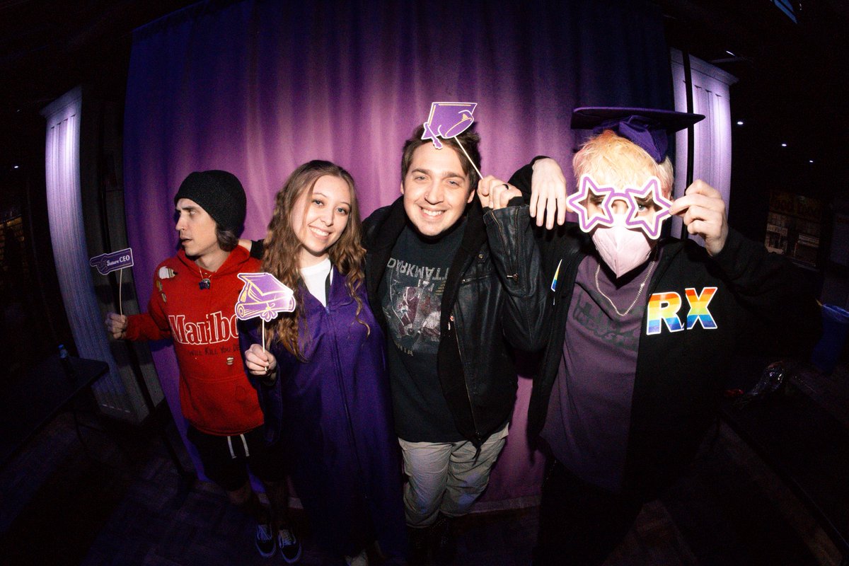 bxmmerland's tweet image. i’m the smartest one in this photo #WomenInSTEM