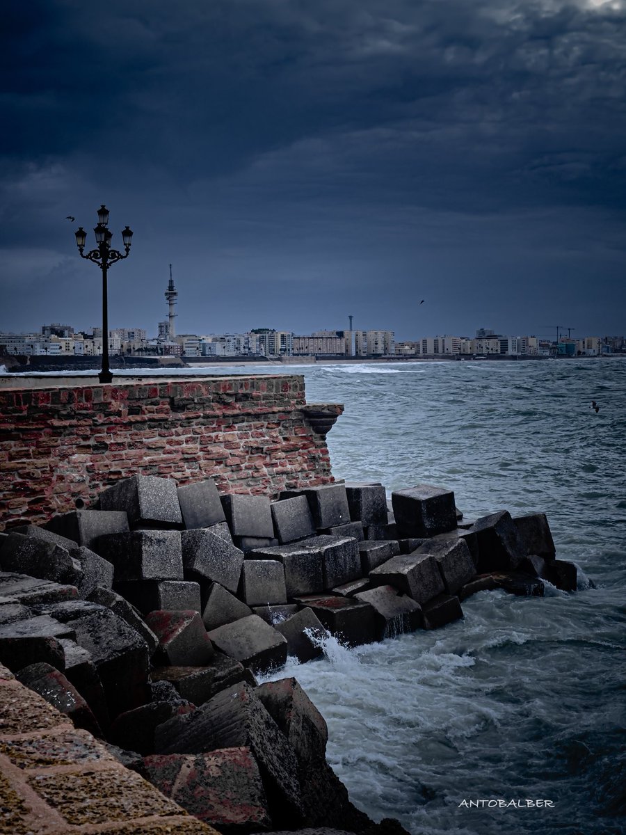 antocoleta67's tweet image. Así es Cádiz desde mi objetivo. 📸📸📸🌅🌅🌅