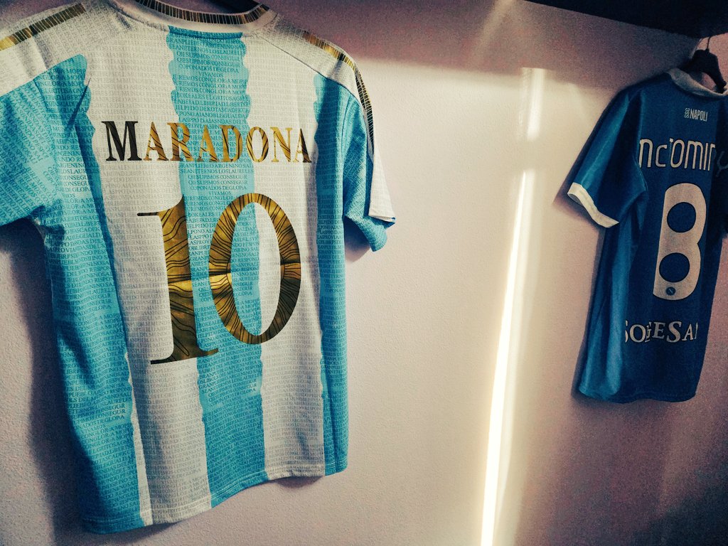 ProMeTH3us99's tweet photo. #forzanapolisempre #maradona #Napoli 
Mi casa es tu casa https://t.co/nGxfZ19EvB