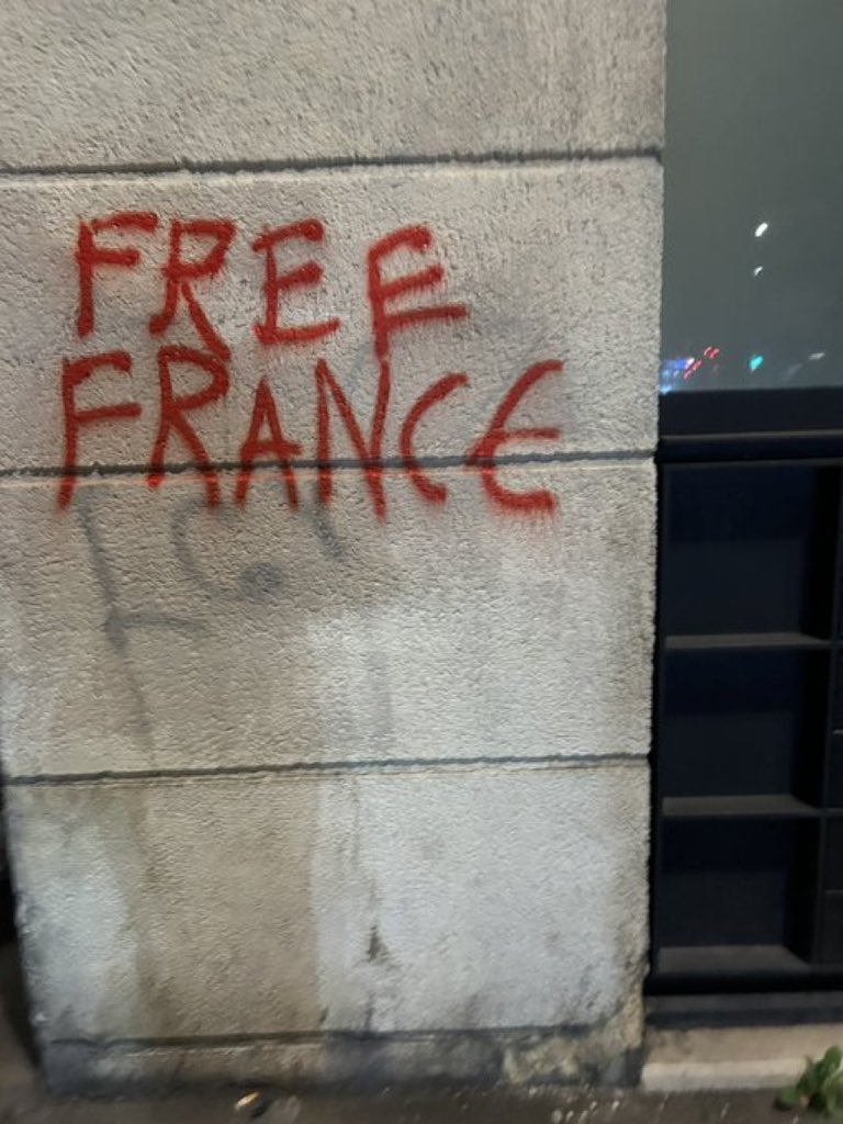 Piicools's tweet image. FROM WHAT ???? 🤣🤣🤣