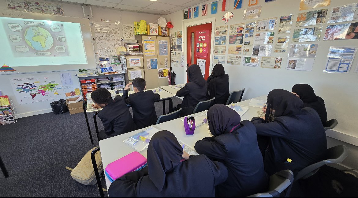 Half Term 2 and our new Young Interpreters are busy again! They’ve been creating their Language World Maps while learning how to support new starters and students with language needs. Proud of our amazing #StudentLeaders! #YIScheme