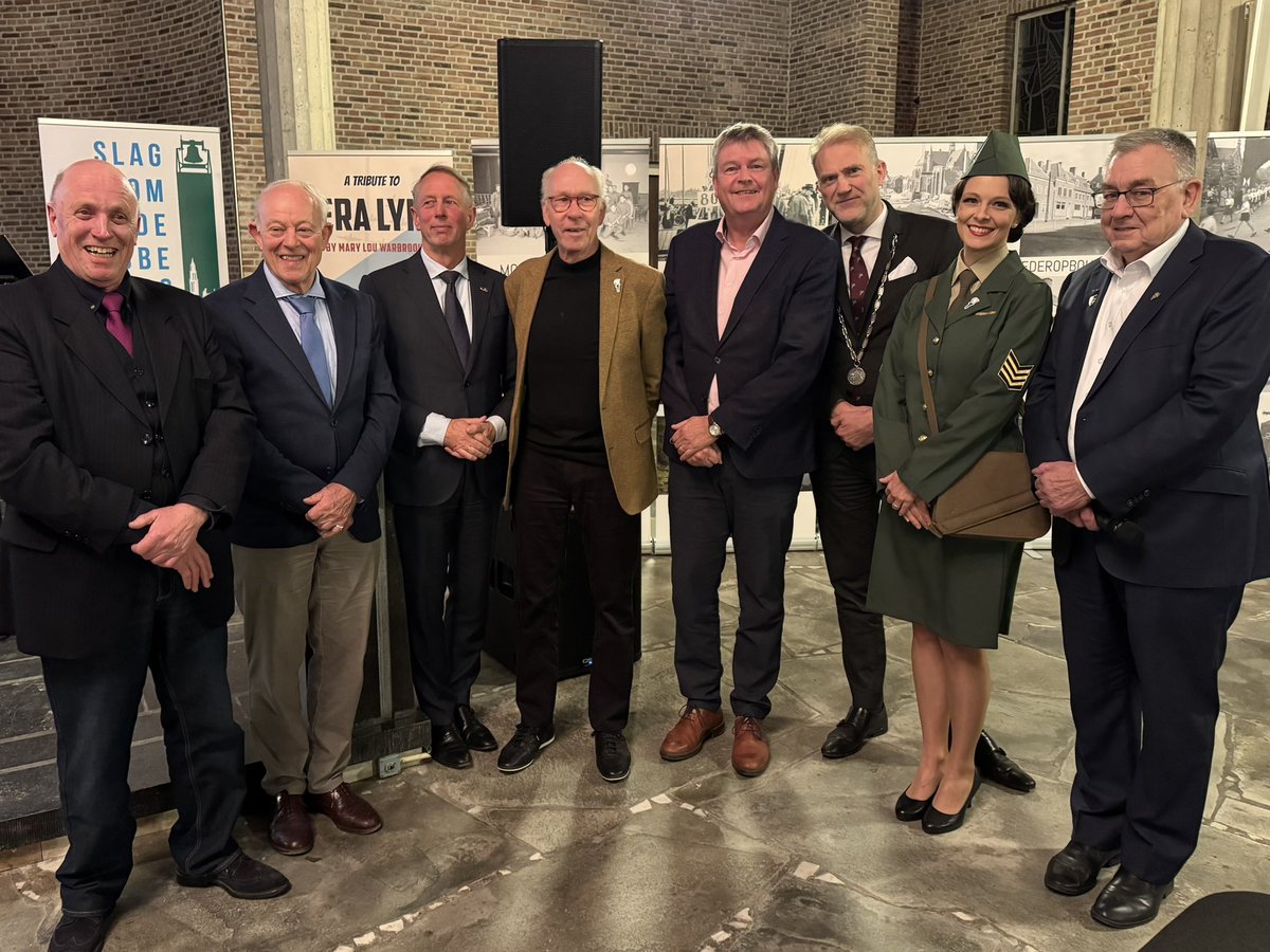 Vanavond sluiten we het herdenkingsjaar, 80 jaar vrijheid en 85 jaar Slag om de Grebbeberg , af met een bijzondere  bijeenkomst in de Gedachteniskerk.  Prof. dr. b.d. Frans Osinga hield een indrukwekkende lezing.
🙏 Dank aan iedereen die dit herdenkingsjaar mogelijk heeft