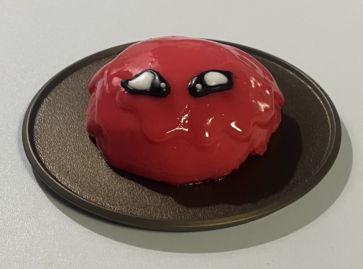 Ether19911121's tweet photo. ビトマスター？のミラーケーキ。

余りで作った赤いやつに適当にお目目つけました。ちょっと取説のビト寄りの肌質ですね。

(※実在しません…)
#リンクの冒険 #AdventureofLink https://t.co/7Ut5sqYjeA