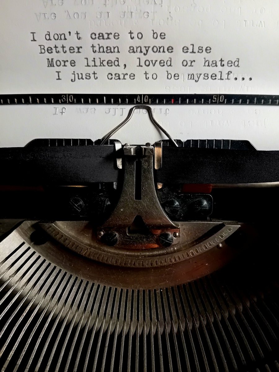 EmmaRugg's tweet image. I just... #typewriter #typewritten