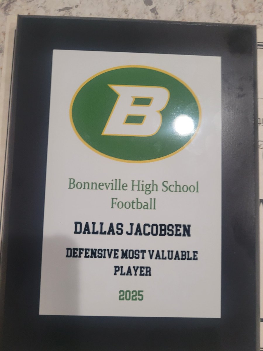 DallasJ32_'s tweet photo. We had our year-end football banquet last night. I was voted team defensive MVP. It's an accomplishment I take with great pride. I truly enjoy all my teammates and coaches who helped make this possible. Thanks @wsstephenson1 for believing in me and pushing me to get better. https://t.co/8OCXofvYta