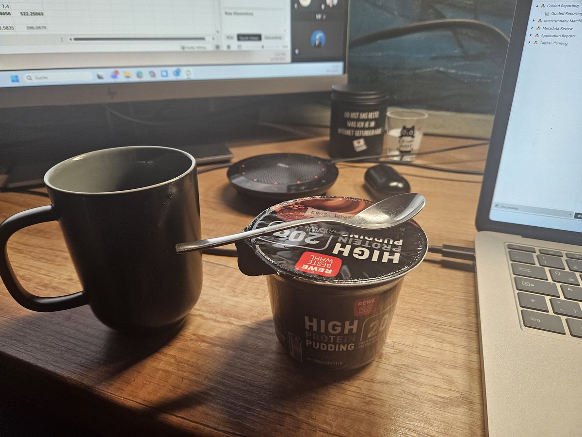 21:15 Uhr und ich hänge immer noch im Meeting fest.🙄 Hätte ich mal bloß etwas vernünftiges gelernt...🙈 

*füllt nebenbei Lottschein aus 😅