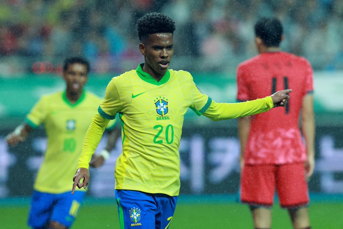 Zero internet controversy, zero infections, zero STD, Estevao just want to play football. 

The real star boy