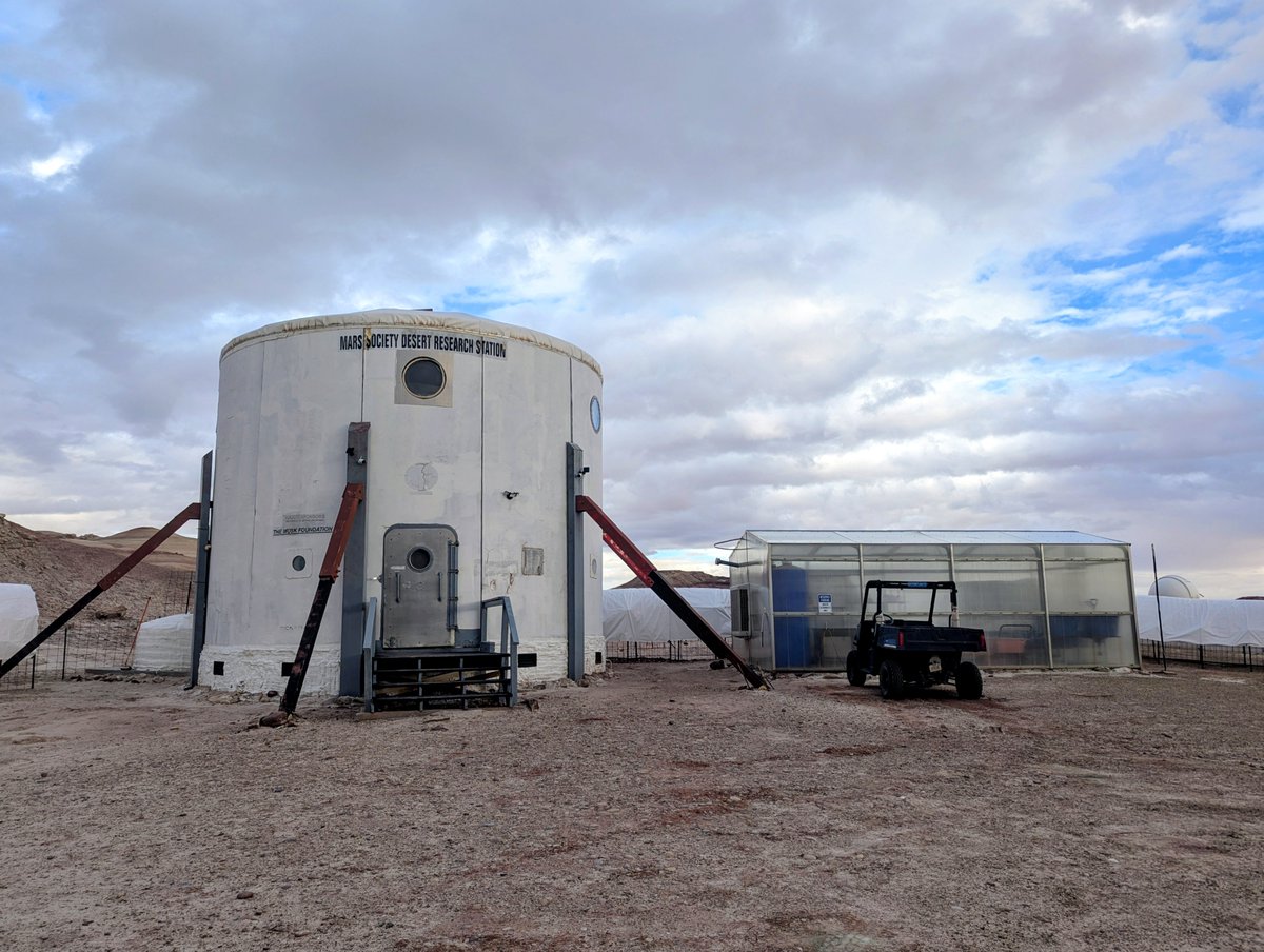 TheMarsSociety's tweet image. We’re pleased to share that Crew 323 from @CUBoulder arrived this weekend at our #MDRS facility in Utah. They’ve begun a 1-week analog mission focused on a range of scientific research &amp;amp; field studies. More updates will follow as their work progresses. #stem #marsanalog