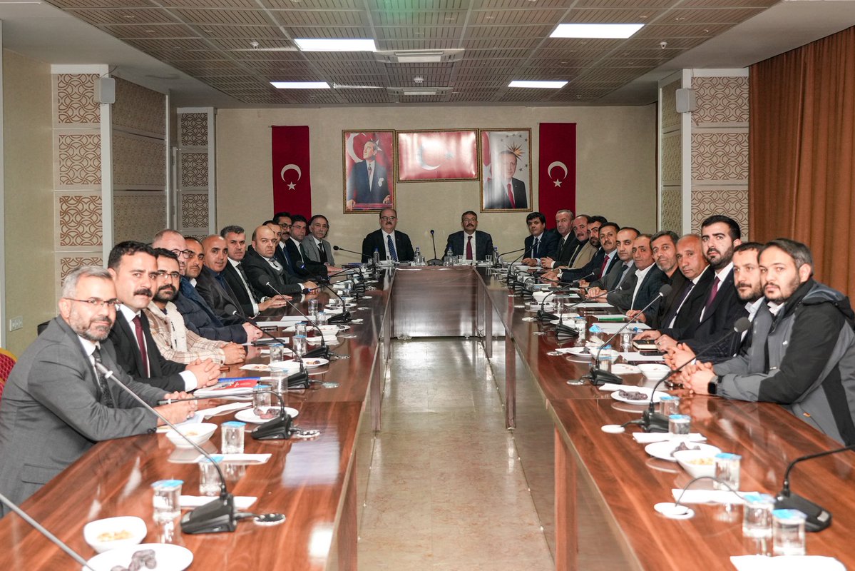 📍 Hakkari

✅️ Eğitime Destek Platformu (EDEP) İl Koordinasyon Toplantısı 

Kültür ve Turizm Bakan Yardımcımız Sn. <a href="/serdar_cam/">Dr. Serdar Çam</a>, Valimiz Sn. <a href="/alicelik_64/">Ali Çelik</a>, Hakkâri Üniversitesi Rektörü Prof. Dr. Musa Gençcelep, Kurum Müdürleri ve STK temsilcilerinin katılımlarıyla;

Hakkâri