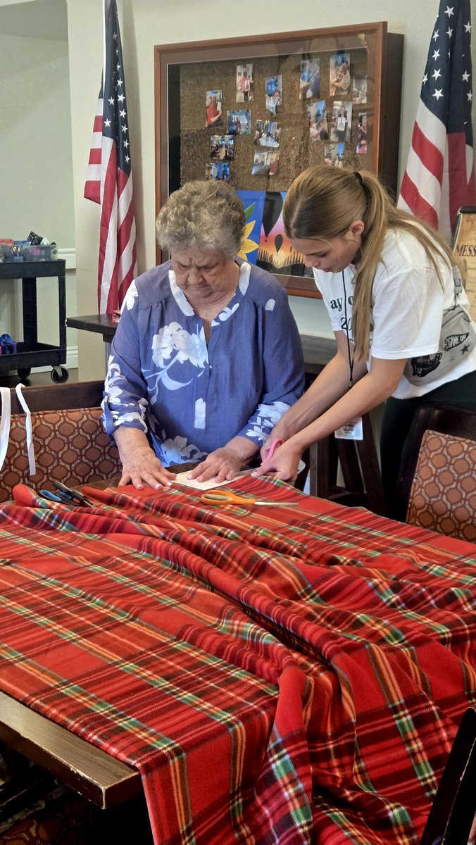 "The best way to find yourself is to lose yourself in the service of others." Mahatma Gandhi

Today is day that we send out 450 freshmen to serve the community. We've done this every year since 2012 and proud of our Panthers! 

#DayofService #WeAreKPark