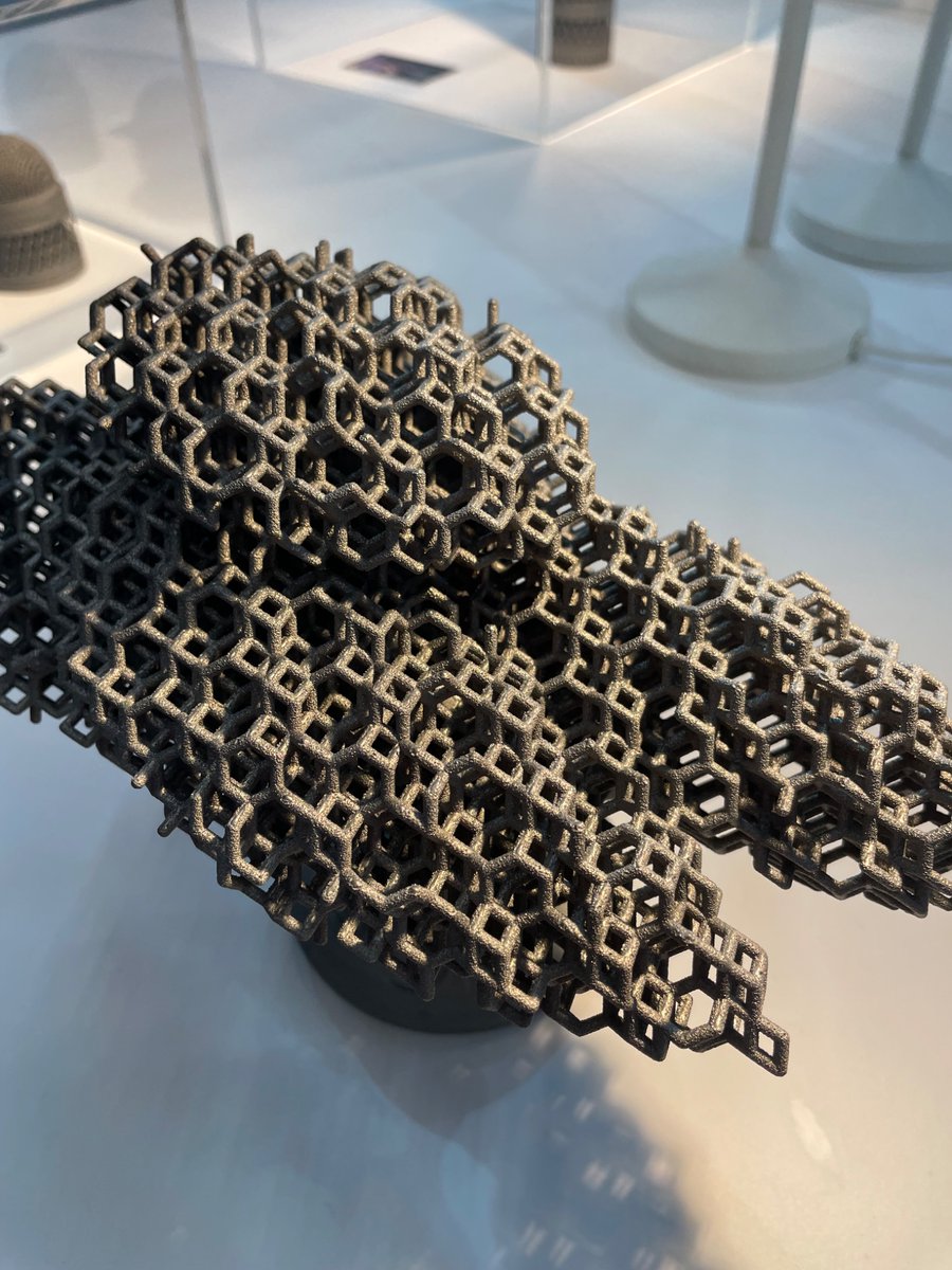 thijstriemstra's tweet image. these metal prints at #formnext are insane!