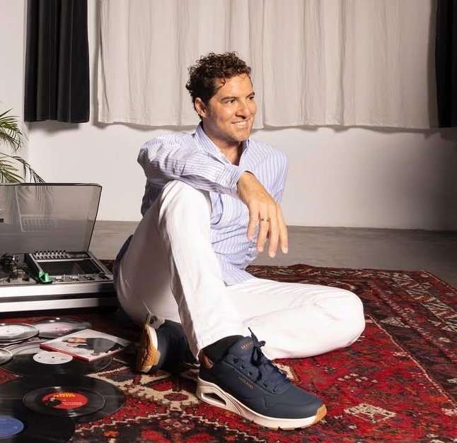 anamari_db's tweet image. Nuestro @davidbisbal va siempre a la moda con sus #Skechers. Confort total para todo lo que está por llegar! 👟