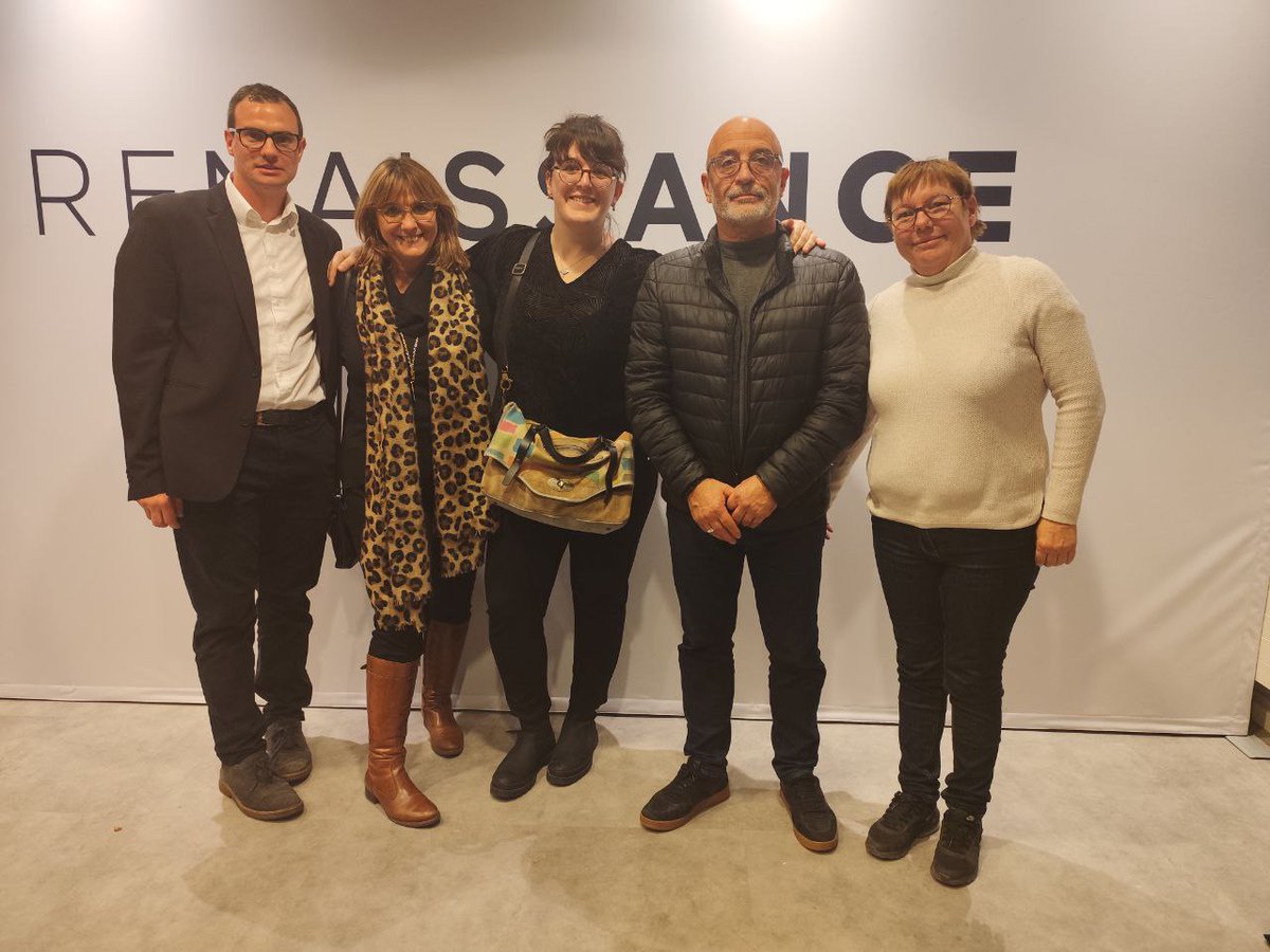 🇨🇵🇪🇺 Visite du salon des Maires pour préparer les élections à quelques semaines des municipales.
Puis rendez-vous au QG de <a href="/Renaissance/">Renaissance</a> à l'invitation de <a href="/GabrielAttal/">Gabriel Attal</a>