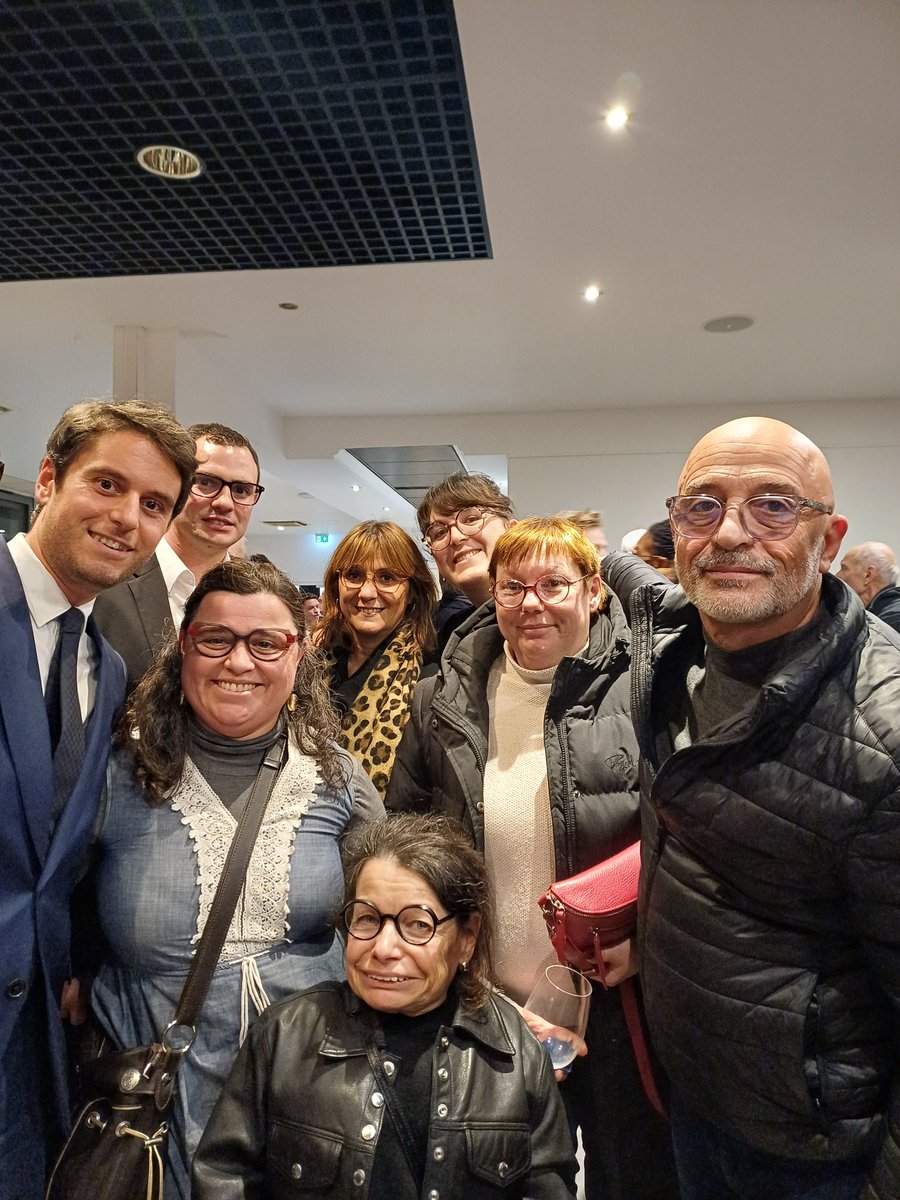 NBertrand45's tweet photo. 🇨🇵🇪🇺 Visite du salon des Maires pour préparer les élections à quelques semaines des municipales.
Puis rendez-vous au QG de @Renaissance à l'invitation de @GabrielAttal https://t.co/mwZATqXNCJ