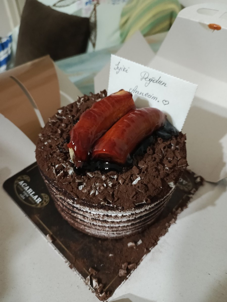 birsenirisli's tweet photo. Her yaşın kendine göre güzelliği var derler, denicez , bakıcaz artık 😅😅😘🥰
Hayırlı geceler,genç kalmayı başaranlar 🙏🏼☕
#iyigeceler
#happyyears
#18kasım
#doğumgünü
#huzurvesağlık
#kıskanmak https://t.co/6OZ7tgHQWP