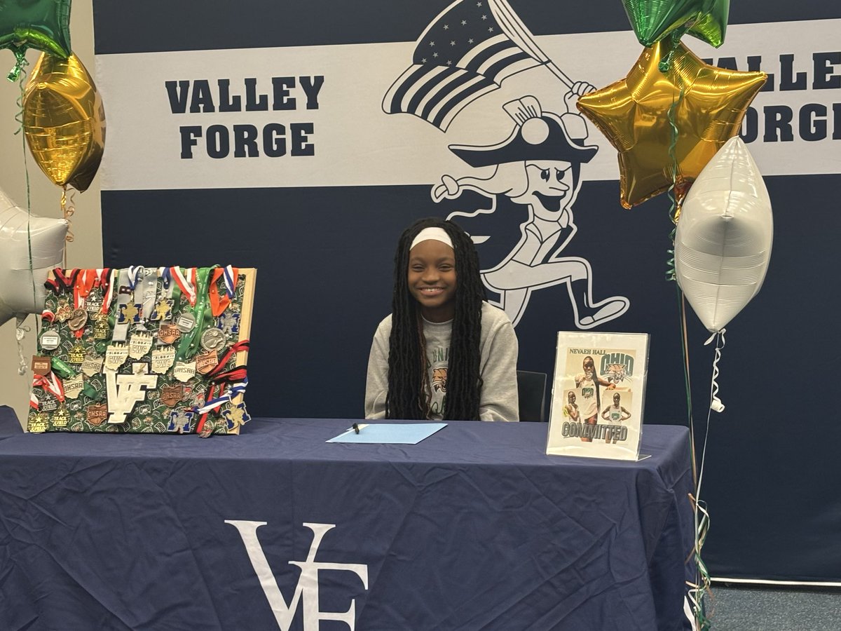 Congrats to Neveah! Today she signed with OU!