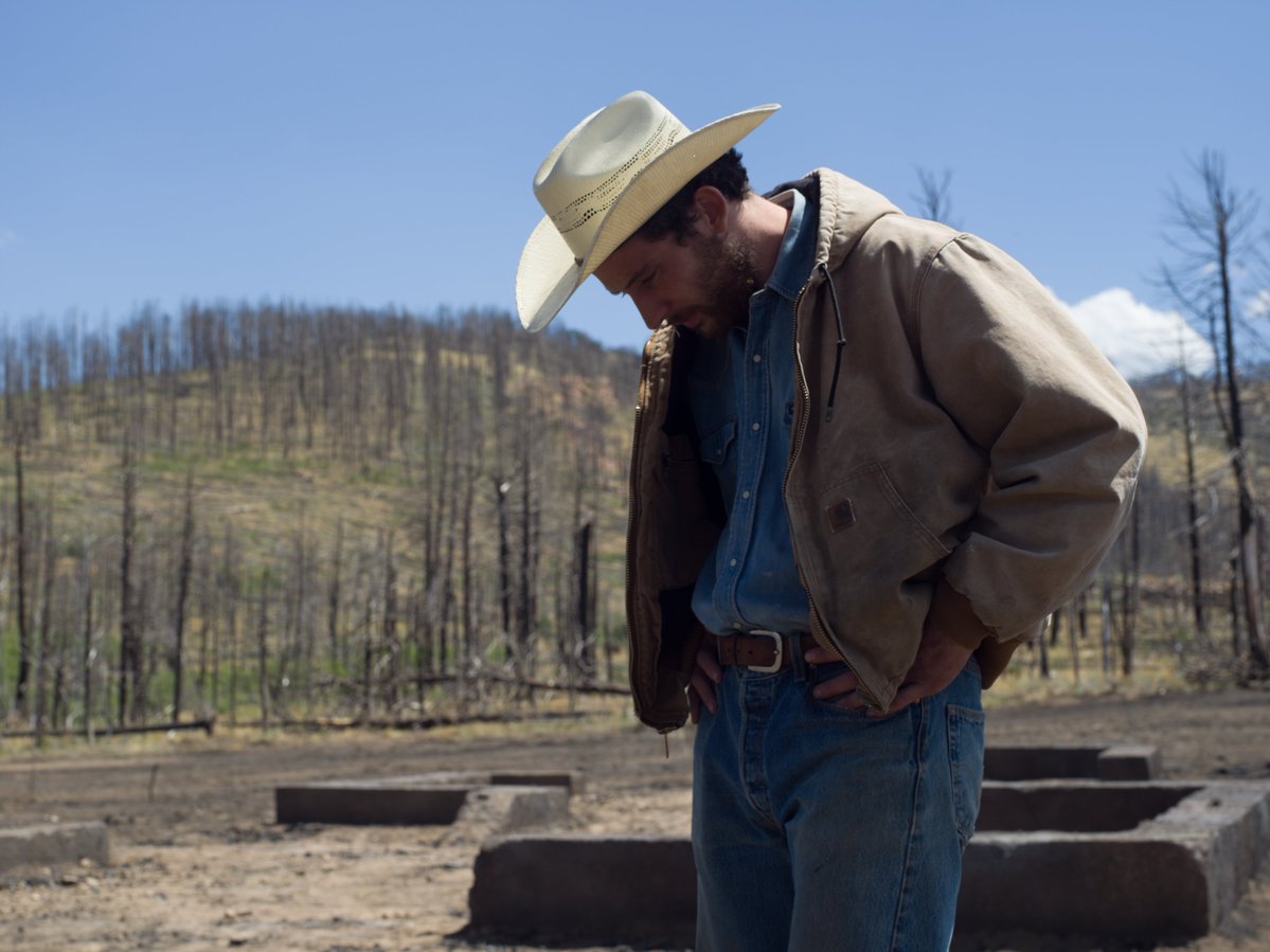 mubiusa's tweet image. The many cowboy poses of Josh O&apos;Connor in REBUILDING (Max Walker-Silverman, 2025).