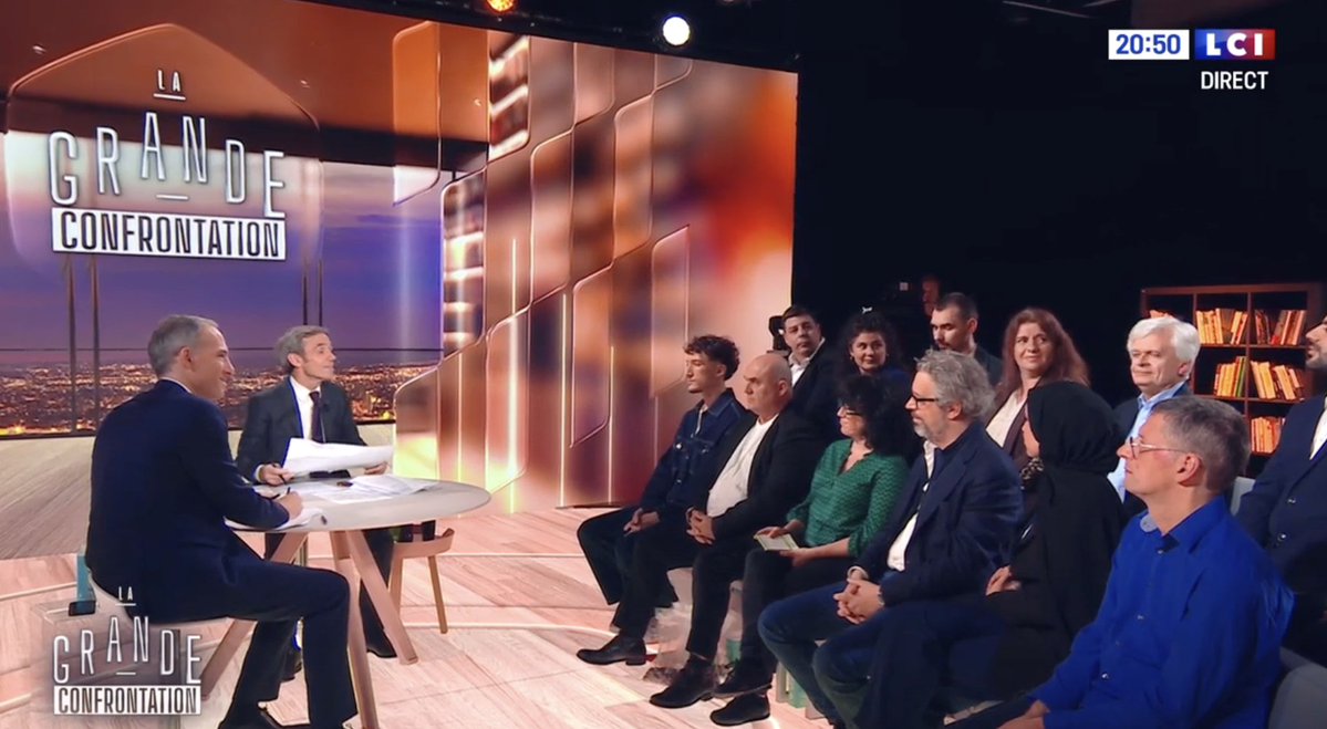 tcabarrus's tweet image. J&apos;apprécie la clarté de la pensée de Raphaël Glucksmann, sa fermeté vis à vis de Poutine et de Netanyahou, la pondération et le sérieux de ses réponses face aux dix Français qui l&apos;interpellent sur des sujets sensibles.