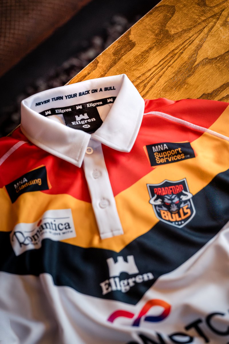 OfficialBullsRL's tweet photo. 👕 | Also introducing... our stunning 2026 Home Shirt!

🛍️ | Available for purchase in the Team Shop and online from 10:00am tomorrow!

#RunWithTheBulls | @OfficialEllgren https://t.co/JUMsTcyfM7