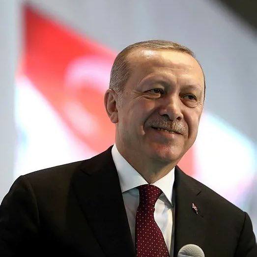 Cumhurbaşkanı Erdoğan: 

"Hepimizi sıkıntıya sokan hayat pahalılığı meselesini mutlaka çözeceğiz."

ADAM dediyse yapar 😎