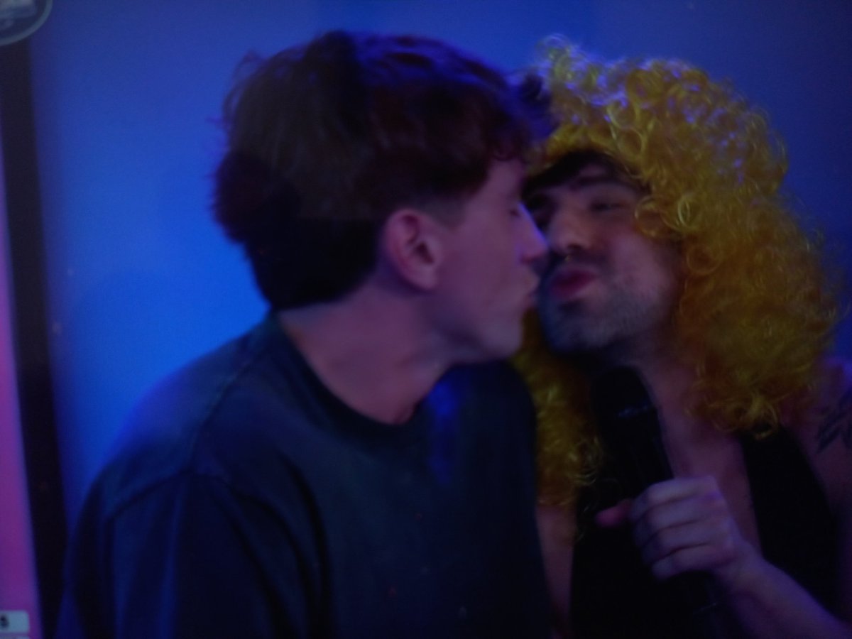 LuzuTera's tweet image. #AVAP JAJAJAJAJAJjjj chicos que carajos JQJAJAJJ
Mis personas fv