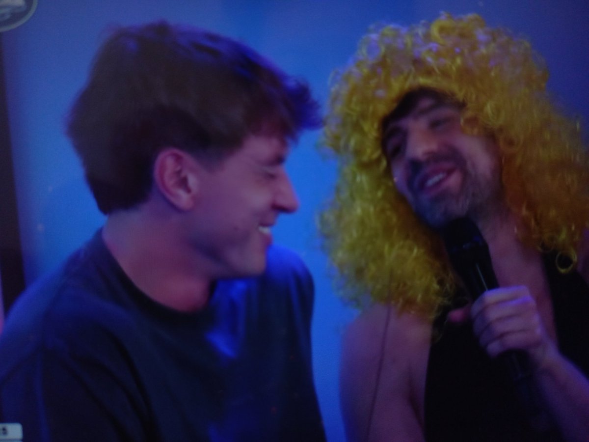 LuzuTera's tweet image. #AVAP JAJAJAJAJAJjjj chicos que carajos JQJAJAJJ
Mis personas fv