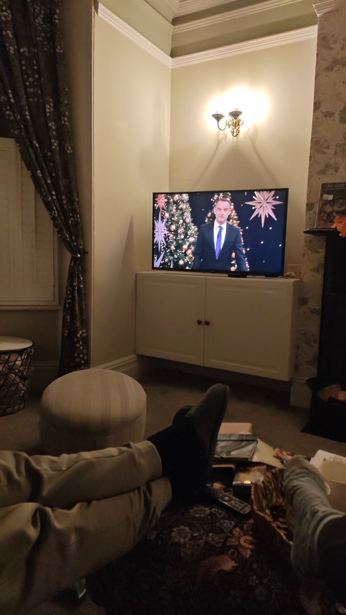 shelliemc22's tweet photo. @MartinSLewis can I have the cardboard cut out from the show #freexmasgift #martinlewis #mlms https://t.co/LB64Gowm7S