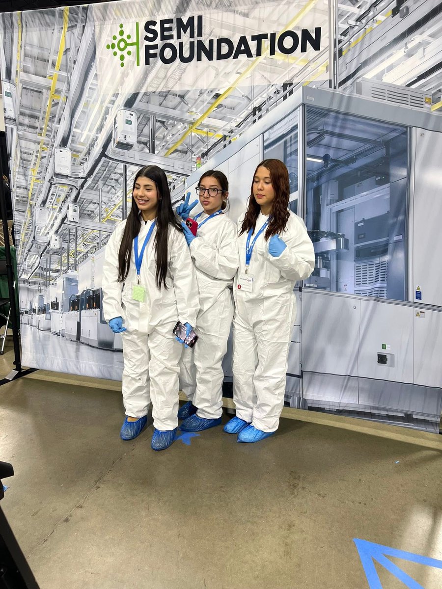 OaklandMIWorks's tweet image. More than 1,000 working professionals participate in #MiCareerQuestSE. They spend several months designing interactive demonstrations designed to engage students and highlight the skills needed to succeed. #Workforce #Careers 

Learn more at oakgov.com/MiCareerQuestSE.