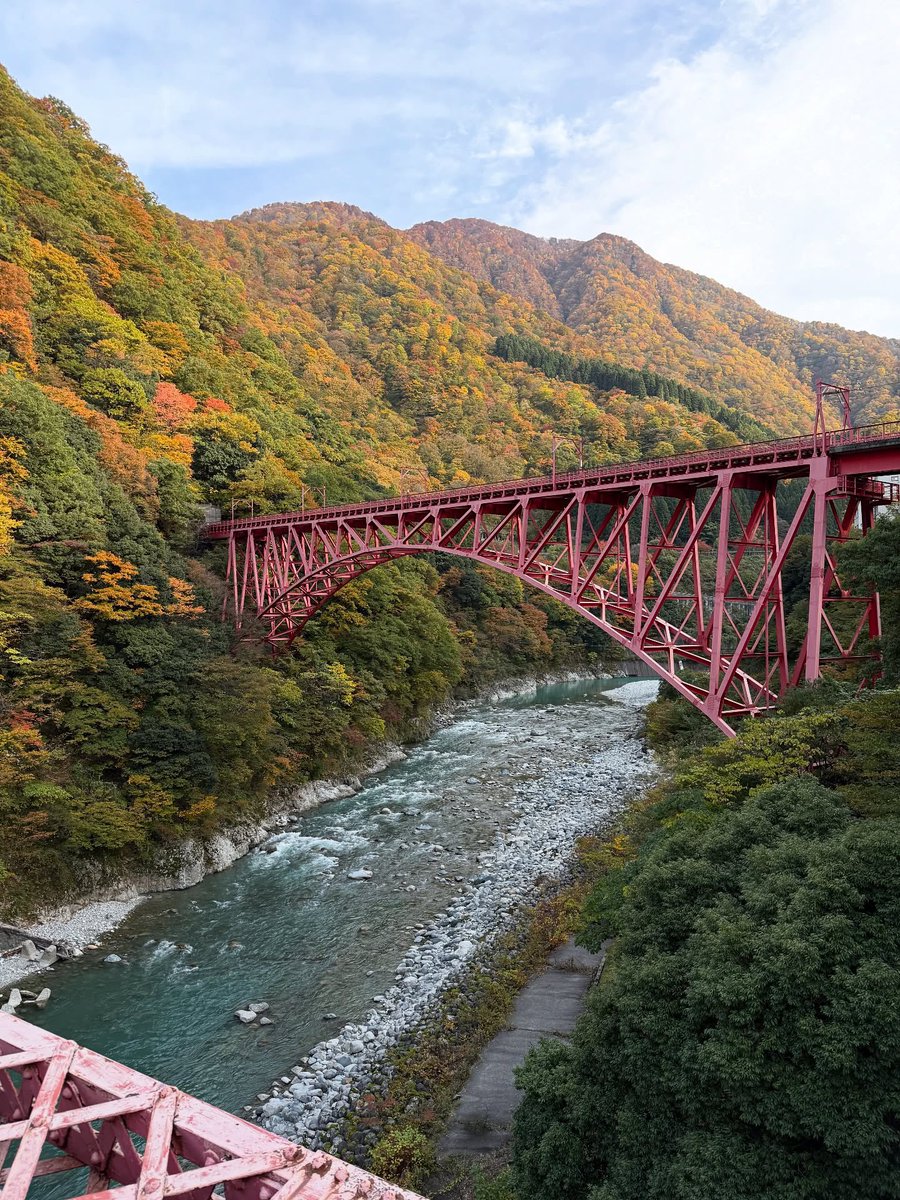Takabon_1024's tweet image. Wakaba_Sasaki 😄🚂 ～Instagram
#富山 #黒部峡谷 #やまびこ橋
